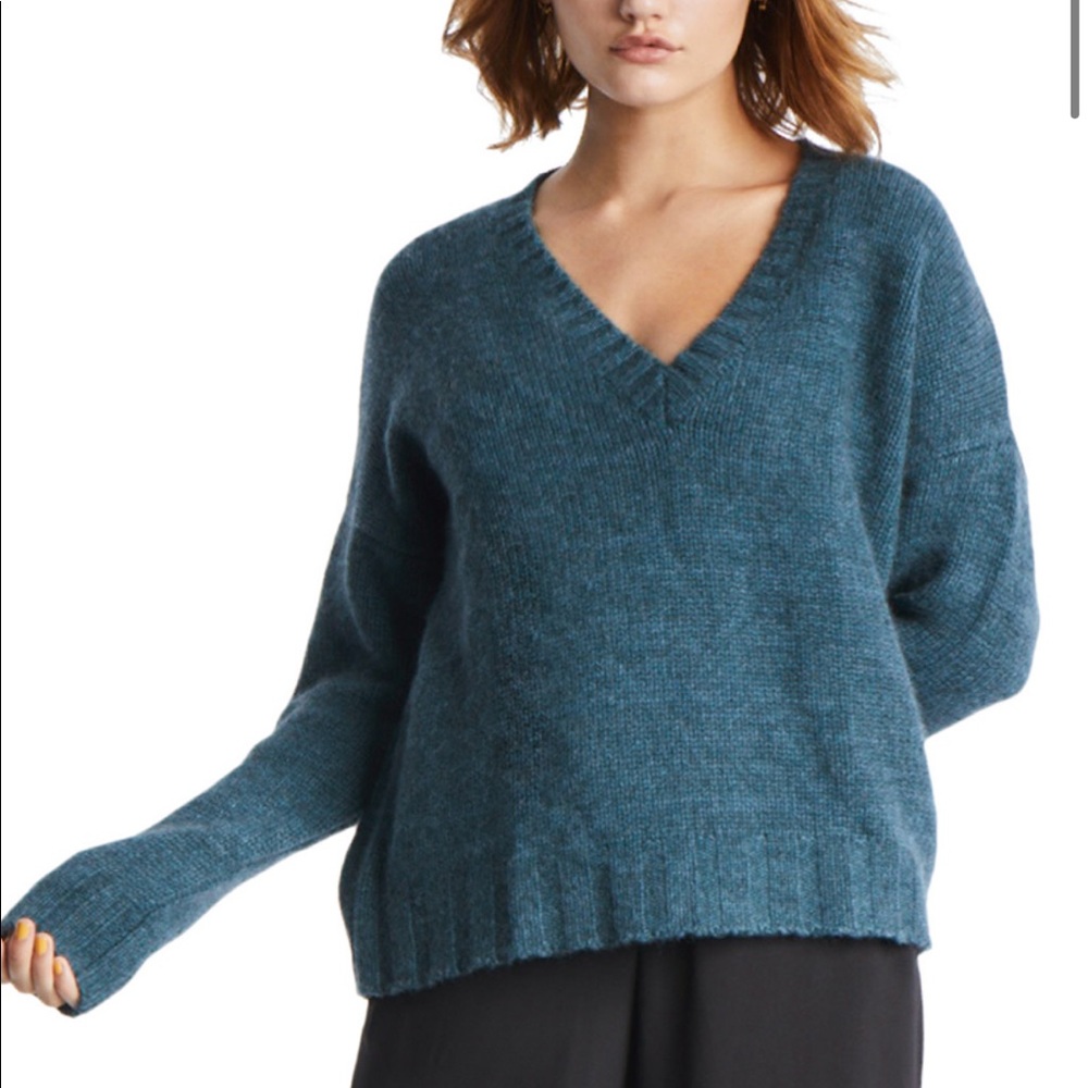 TAGS 100% cashmere sweater